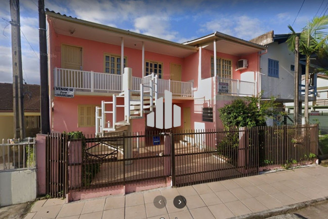 Imóvel com 6 Quartos à Venda, 200 m² em Predial - Torres