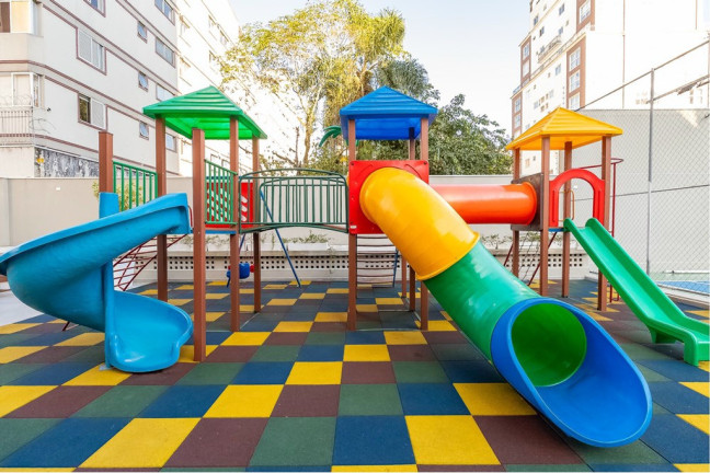 Imagem Imóvel com 3 Quartos à Venda, 141 m² em Bigorrilho - Curitiba Imagem Imóvel com 3 Quartos à Venda, 141 m² em Bigorrilho - Curitiba