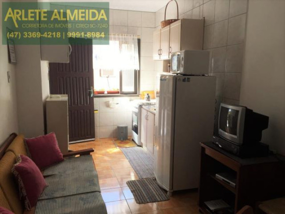 Imagem Casa com 2 Quartos para Alugar ou Temporada, 35 m² em Centro - Porto Belo Imagem Casa com 2 Quartos para Alugar ou Temporada, 35 m² em Centro - Porto Belo
