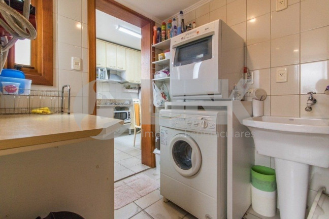 Imagem Imóvel com 3 Quartos à Venda, 260 m² em Jardim Itu - Porto Alegre Imagem Imóvel com 3 Quartos à Venda, 260 m² em Jardim Itu - Porto Alegre