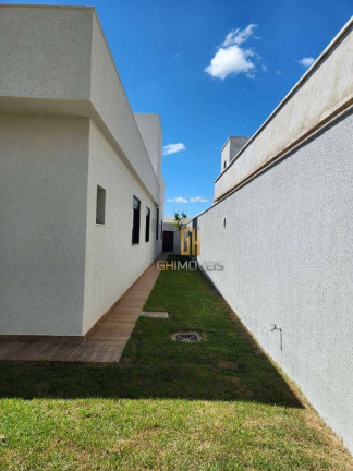 Imagem Casa com 4 Quartos à Venda, 230 m² em Residencial Goiânia Golfe Clube - Goiânia Imagem Casa com 4 Quartos à Venda, 230 m² em Residencial Goiânia Golfe Clube - Goiânia
