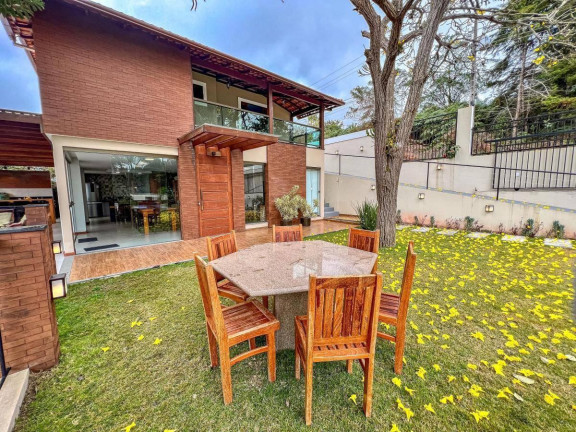 Imagem Casa com 6 Quartos à Venda, 370 m² Imagem Casa com 6 Quartos à Venda, 370 m²