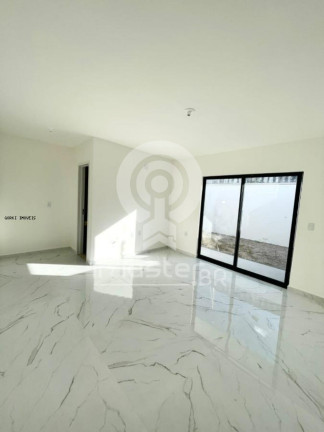 Imagem Casa com 4 Quartos à Venda, 248 m² em Urucunema - Eusébio
