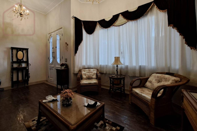 Imagem Casa com 5 Quartos à Venda, 425 m²