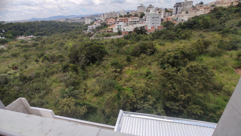 Imagem Apartamento com 2 Quartos à Venda, 52 m² em Cabral - Contagem