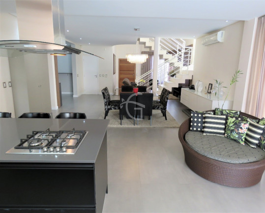Imagem Casa com 3 Quartos à Venda, 300 m² em Anita Garibaldi - Joinville