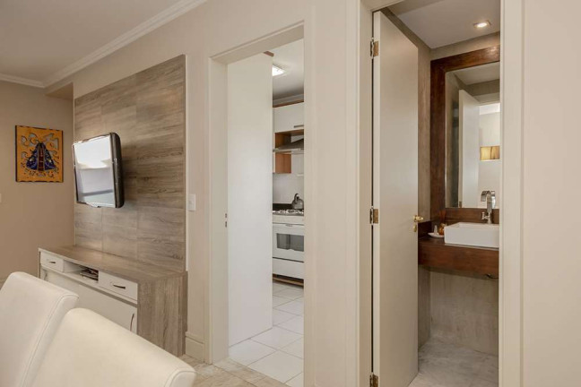 Imagem Imóvel com 2 Quartos à Venda, em Auxiliadora - Porto Alegre Imagem Imóvel com 2 Quartos à Venda, em Auxiliadora - Porto Alegre