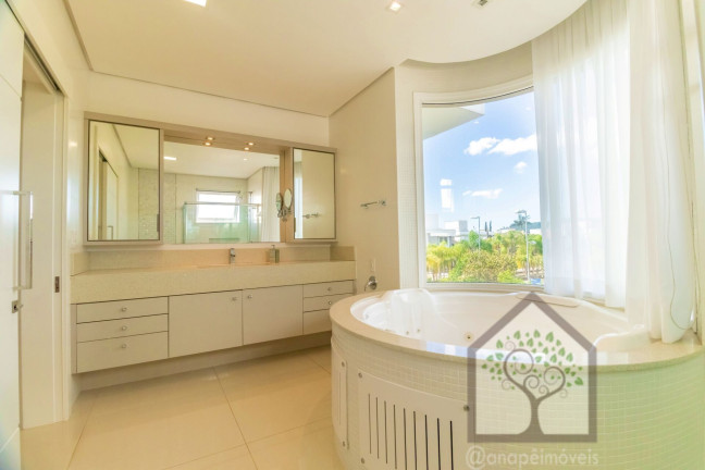 Imagem Casa com 4 Quartos à Venda, 470 m² em Jurerê Internacional - Florianópolis Imagem Casa com 4 Quartos à Venda, 470 m² em Jurerê Internacional - Florianópolis