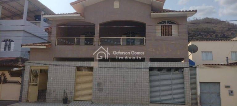 Casa com 6 Quartos à Venda, 440 m² em Santo Antônio - Mantena