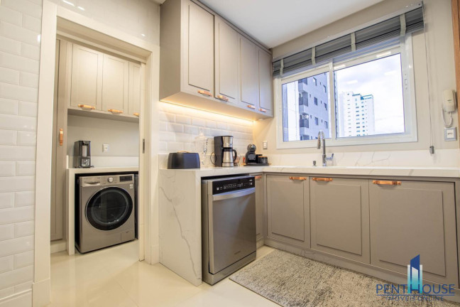 Imagem Apartamento com 4 Quartos à Venda, 138 m² em Centro - Balneário Camboriú Imagem Apartamento com 4 Quartos à Venda, 138 m² em Centro - Balneário Camboriú