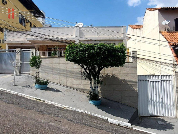 Casa com 3 Quartos à Venda, 350 m² em Jardim Vinte E Cinco De Agosto - Duque De Caxias