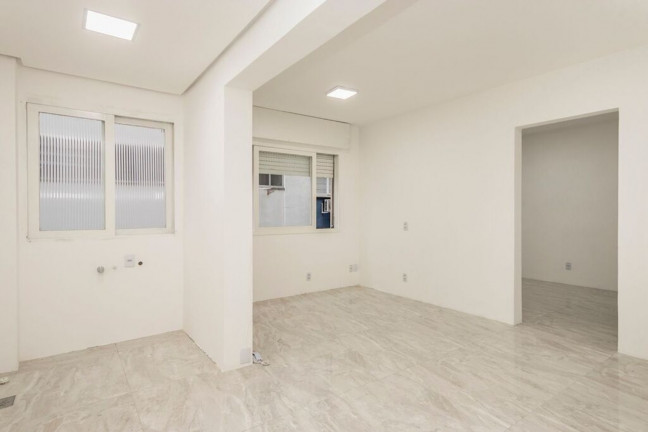 Imagem Imóvel com 1 Quarto à Venda, 39 m² em Centro Histórico - Porto Alegre Imagem Imóvel com 1 Quarto à Venda, 39 m² em Centro Histórico - Porto Alegre