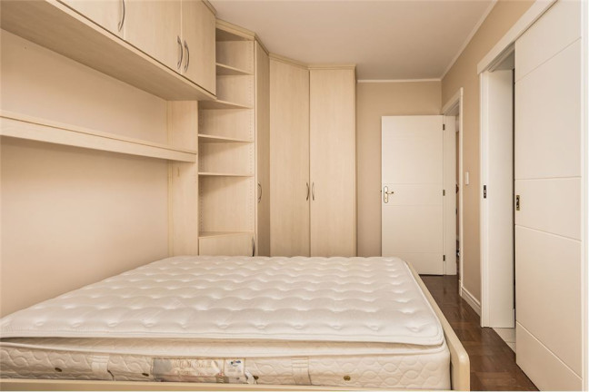 Imagem Imóvel com 3 Quartos à Venda, em Menino Deus - Porto Alegre Imagem Imóvel com 3 Quartos à Venda, em Menino Deus - Porto Alegre
