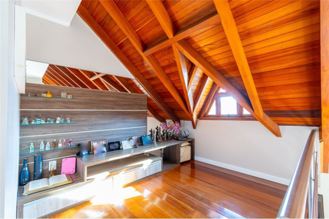 Imagem Casa com 4 Quartos à Venda,  em Moinhos De Vento - Canoas