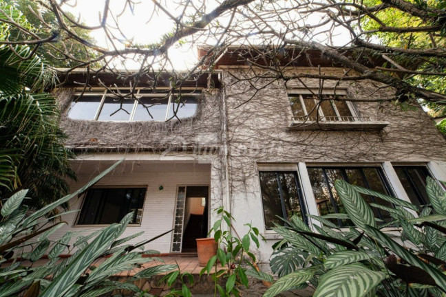 Casa com 5 Quartos à Venda, 400 m² em Pacaembu - São Paulo