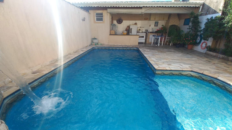 Casa com 3 Quartos à Venda, 255 m² em Caiçara - Praia Grande