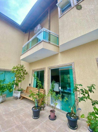 Imagem Sobrado com 4 Quartos à Venda, 351 m² em Balneário Flórida - Praia Grande Imagem Sobrado com 4 Quartos à Venda, 351 m² em Balneário Flórida - Praia Grande