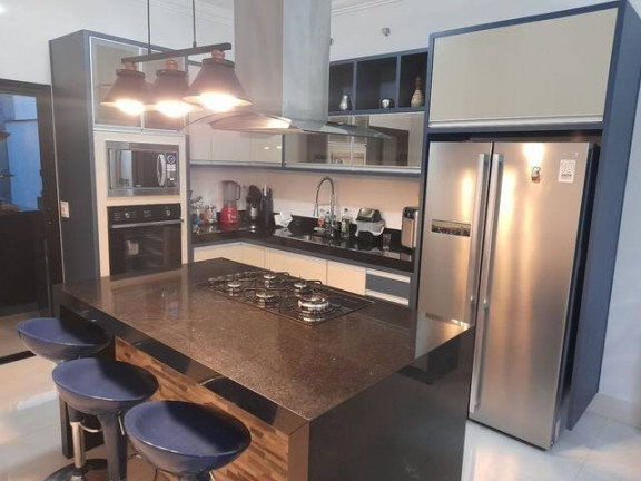 Imagem Casa com 3 Quartos à Venda, 250 m² em Taubaté Imagem Casa com 3 Quartos à Venda, 250 m² em Taubaté