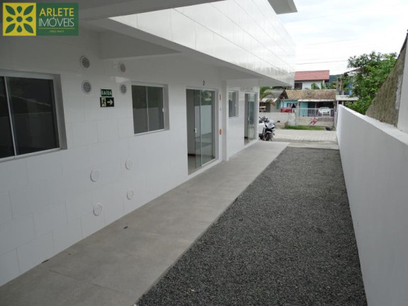 Imagem Apartamento com 1 Quarto para Alugar, 30 m² em José Amândio - Bombinhas Imagem Apartamento com 1 Quarto para Alugar, 30 m² em José Amândio - Bombinhas