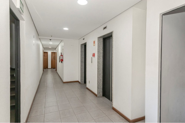 Imagem Sala Comercial à Venda, 28 m² em Menino Deus - Porto Alegre Imagem Sala Comercial à Venda, 28 m² em Menino Deus - Porto Alegre