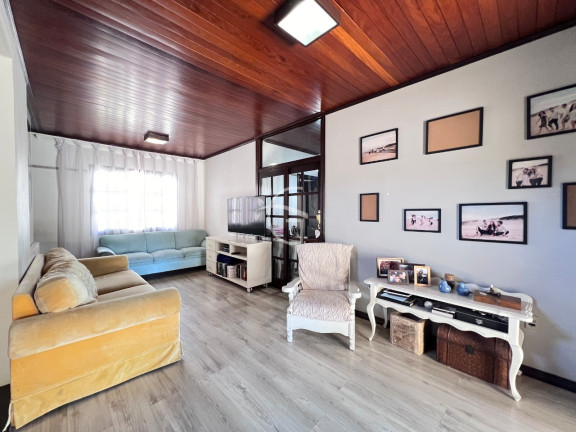 Imagem Casa com 3 Quartos à Venda, em Anita Garibaldi - Joinville Imagem Casa com 3 Quartos à Venda, em Anita Garibaldi - Joinville