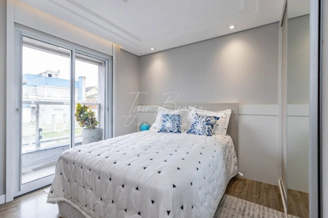 Imagem Sobrado com 3 Quartos à Venda, 240 m² em Atuba - Curitiba Imagem Sobrado com 3 Quartos à Venda, 240 m² em Atuba - Curitiba