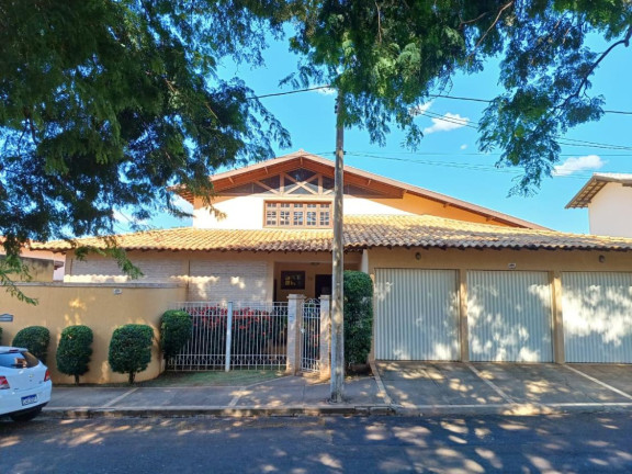 Sobrado com 3 Quartos à Venda,  em Jardim Ariano - Lins