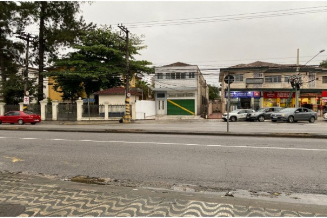 Imagem Sobrado à Venda ou Locação, em Encruzilhada - Santos Imagem Sobrado à Venda ou Locação, em Encruzilhada - Santos