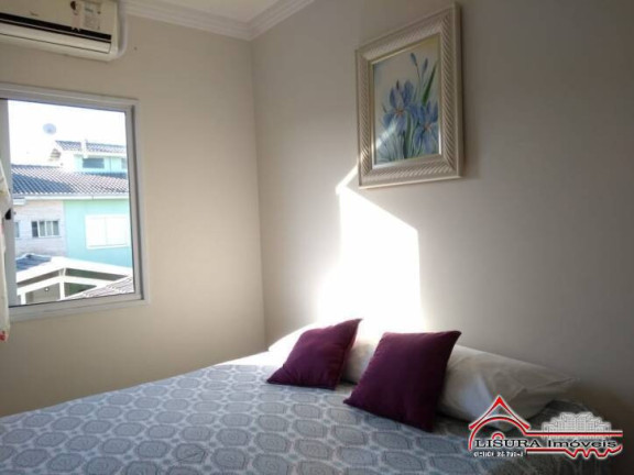 Imagem Casa de Condomínio com 3 Quartos à Venda, 121 m² em Prolongamento Jd Sta Maria - Jacareí
