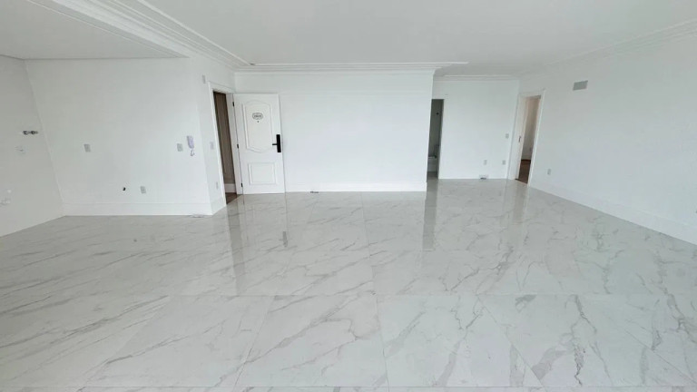 Imagem Apartamento com 4 Quartos à Venda, 180 m² em Meia Praia - Itapema