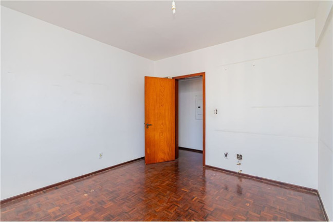 Imagem Imóvel com 2 Quartos à Venda, em Auxiliadora - Porto Alegre Imagem Imóvel com 2 Quartos à Venda, em Auxiliadora - Porto Alegre