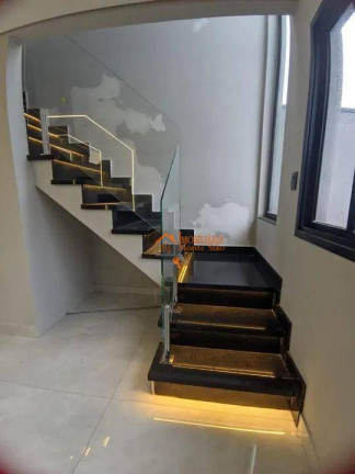 Imagem Sobrado com 3 Quartos à Venda, 300 m² em Jardim Santa Clara - Guarulhos Imagem Sobrado com 3 Quartos à Venda, 300 m² em Jardim Santa Clara - Guarulhos