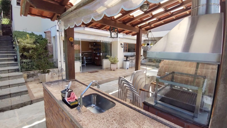 Imagem Casa com 4 Quartos à Venda, 200 m² em Albuquerque - Teresópolis Imagem Casa com 4 Quartos à Venda, 200 m² em Albuquerque - Teresópolis