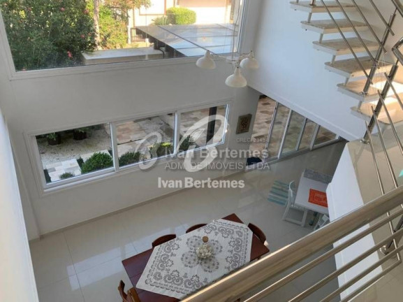 Imagem Casa com 4 Quartos para Temporada, em Canto Grande - Bombinhas Imagem Casa com 4 Quartos para Temporada, em Canto Grande - Bombinhas