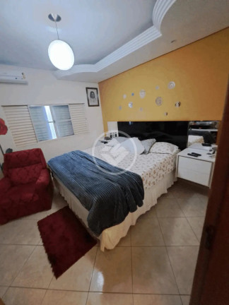 Imagem Casa com 5 Quartos à Venda, 321 m² em Condomínio Jardins Atenas - Goiânia Imagem Casa com 5 Quartos à Venda, 321 m² em Condomínio Jardins Atenas - Goiânia