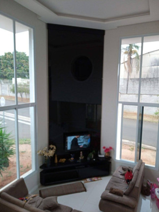 Imagem Casa com 3 Quartos à Venda,  em Vale Das Oliveiras - Limeira