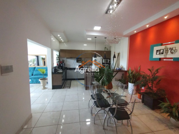 Imagem Casa com 4 Quartos à Venda, 205 m² em Parque Das Laranjeiras - Mogi Mirim