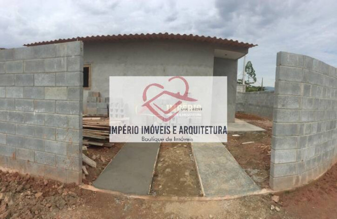 Casa à Venda,  em Caraguatatuba