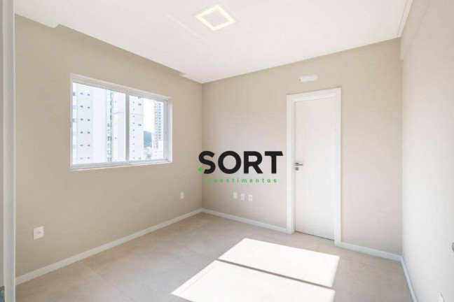 Imagem Cobertura com 4 Quartos à Venda, 240 m² em Centro - Balneário Camboriú