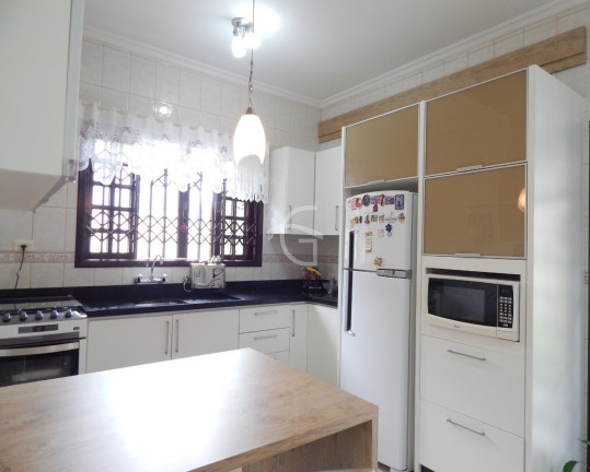 Imagem Casa com 4 Quartos à Venda, 206 m² em América - Joinville Imagem Casa com 4 Quartos à Venda, 206 m² em América - Joinville