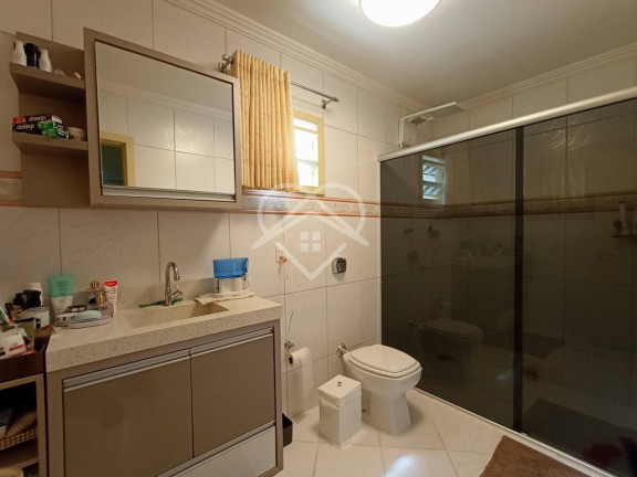 Imagem Casa com 3 Quartos à Venda, 375 m²