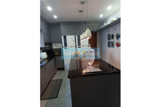 Imagem Casa com 3 Quartos à Venda, 270 m² em São João Do Rio Vermelho - Florianópolis