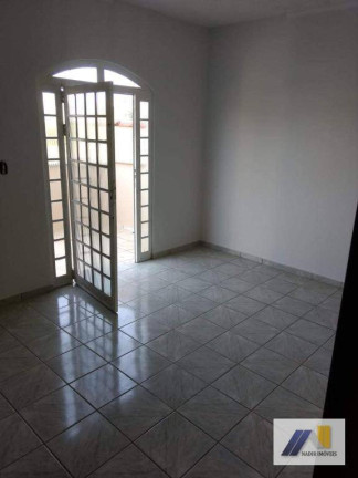 Imagem Casa com 3 Quartos à Venda, 180 m² em Jardim Califórnia - Pouso Alegre