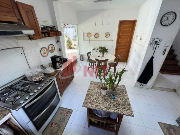 Imagem Casa com 4 Quartos à Venda, 270 m² em Piratininga - Niterói Imagem Casa com 4 Quartos à Venda, 270 m² em Piratininga - Niterói