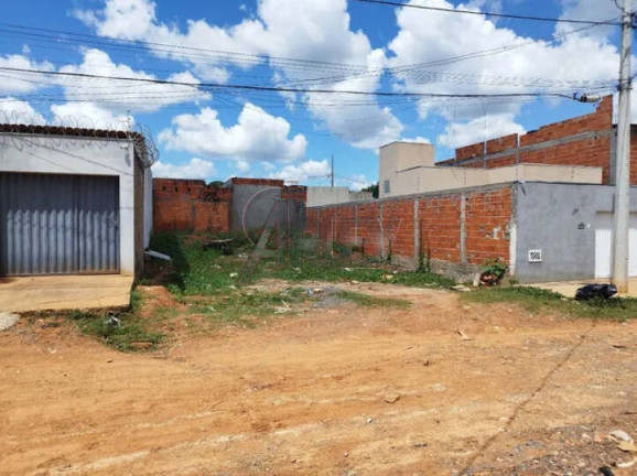 Terreno à Venda, 200 m² em Vila Real - Montes Claros