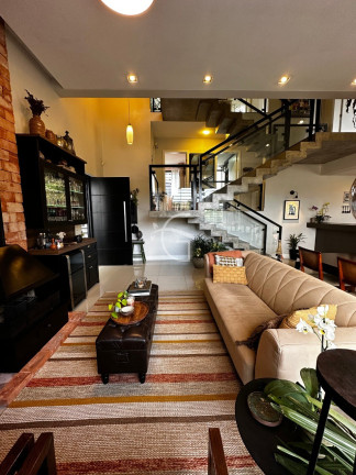 Imagem Sobrado com 3 Quartos à Venda, 310 m² em Bom Retiro - Joinville