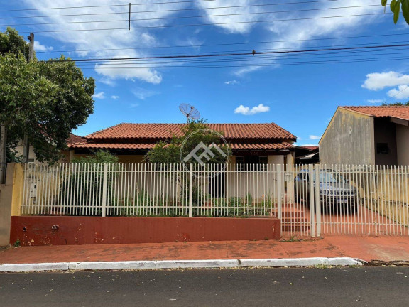 Casa com 3 Quartos à Venda, 129 m² em Centro - Sertanópolis