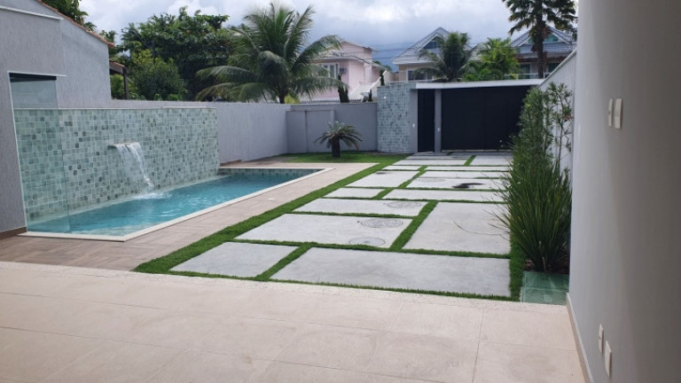 Imagem Casa com 6 Quartos à Venda, 380 m² em Barra Da Tijuca - Rio De Janeiro Imagem Casa com 6 Quartos à Venda, 380 m² em Barra Da Tijuca - Rio De Janeiro