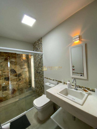 Imagem Sobrado com 3 Quartos à Venda, 252 m² em Cigarras - São Sebastião