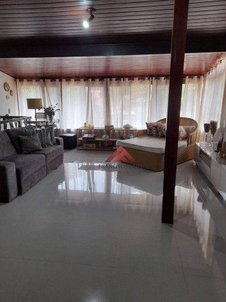 Imagem Casa com 6 Quartos à Venda, 300 m² em Piratininga - Niterói Imagem Casa com 6 Quartos à Venda, 300 m² em Piratininga - Niterói